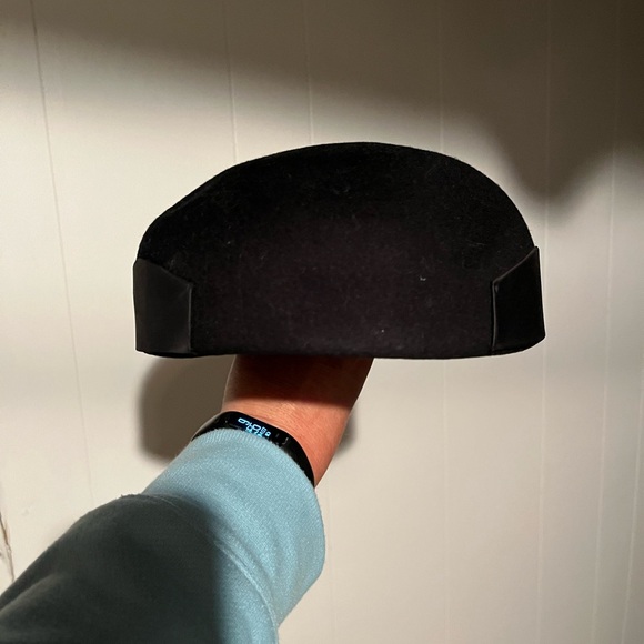 Vintage Eaton’s Black Felt Hat With Bow - Picture 3 of 8